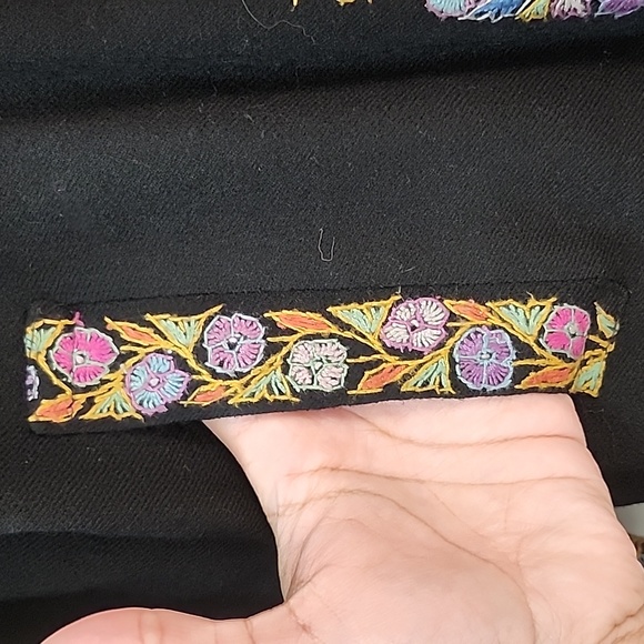 Pure Cashmere Embroidered Coat. - Picture 4 of 11